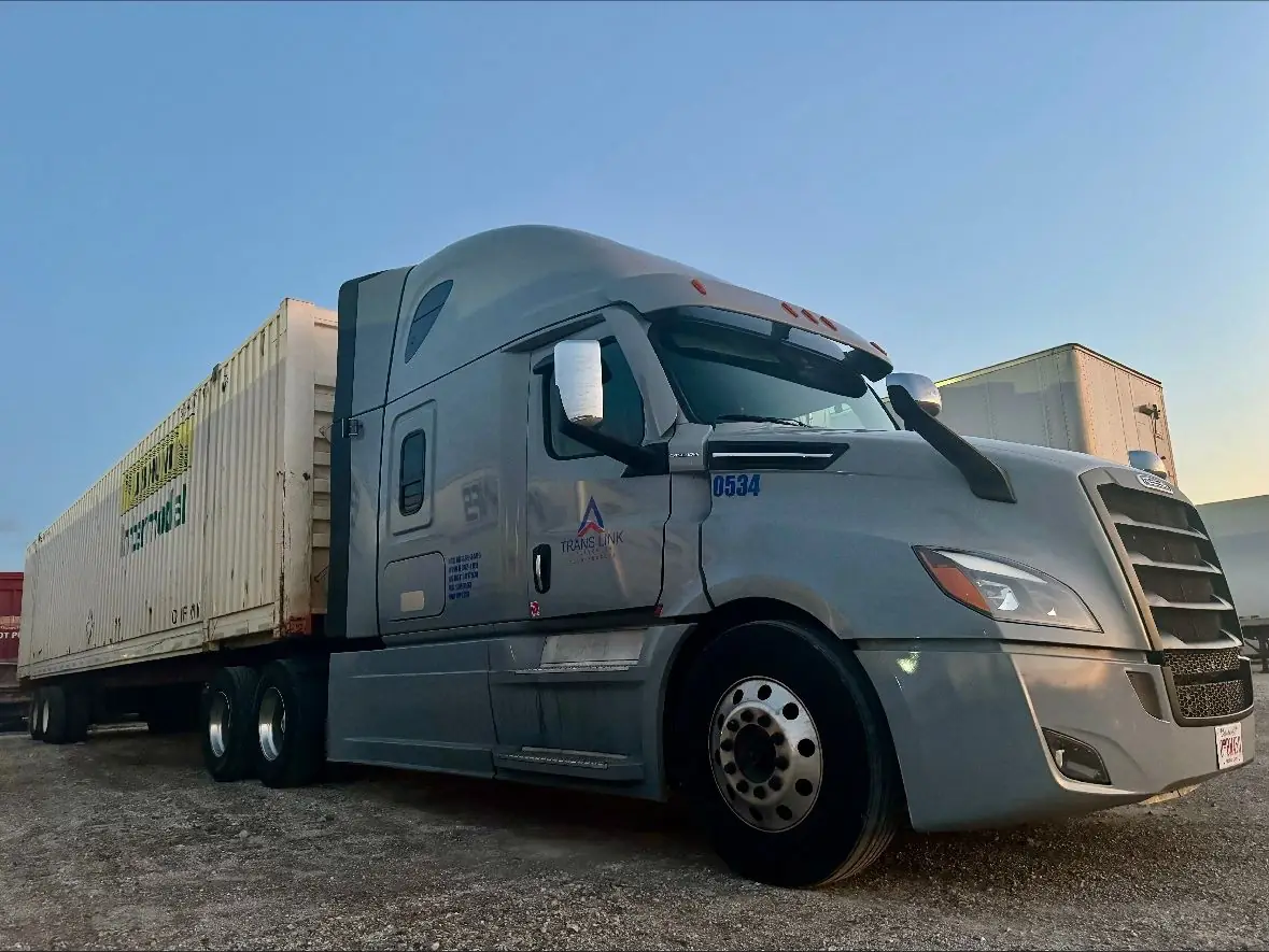 Trans Link truck 0534 with an intermodal container