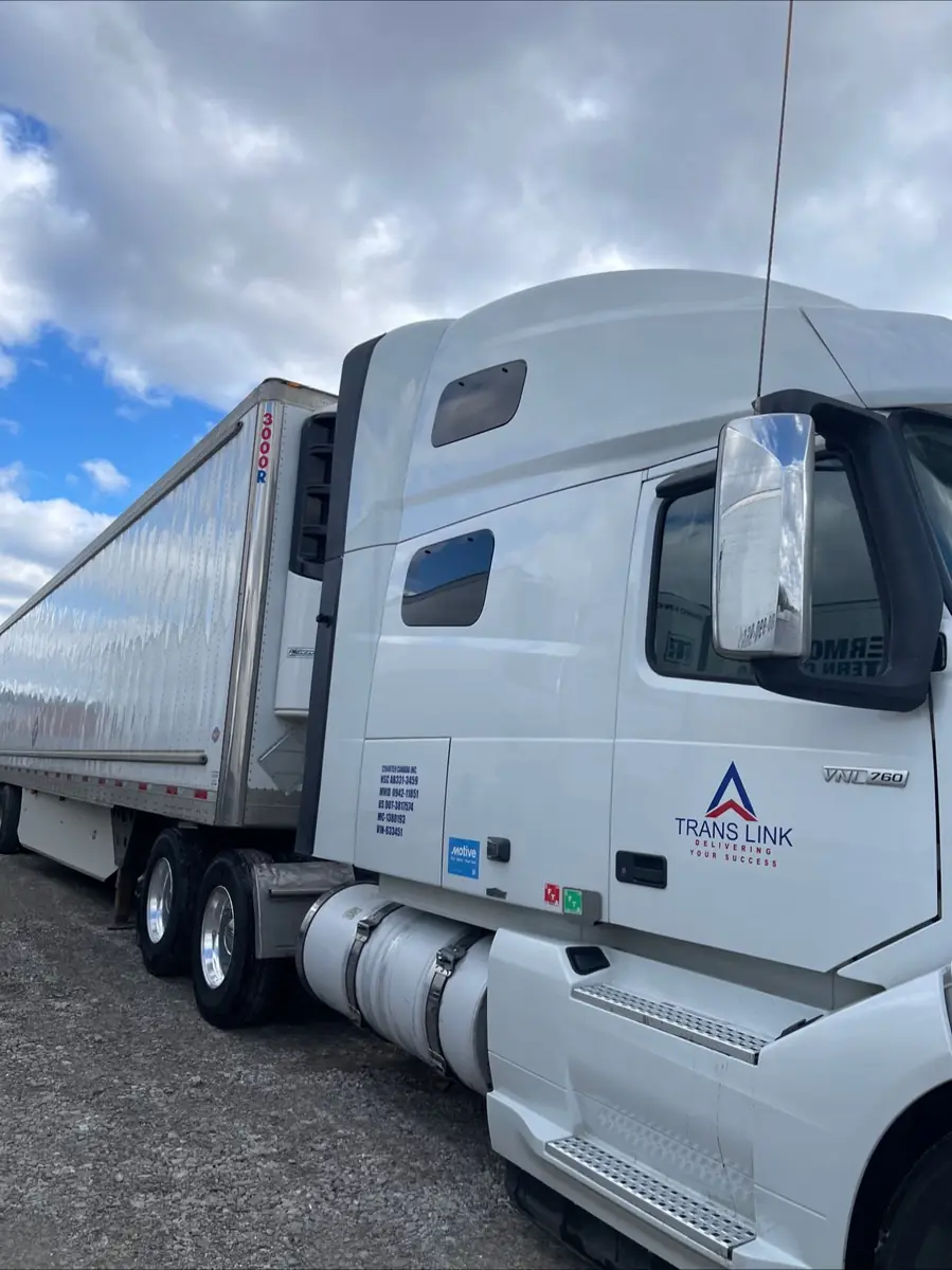 Trans Link Volvo VNL 760 with refrigerated reefer trailer